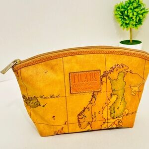 Alviero Martini Tan Leather make up holder